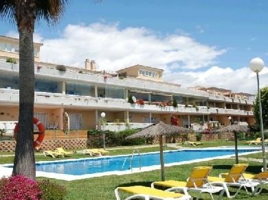 Apartamento con 3 dormitorios se vende en Marbella, Costa del Sol