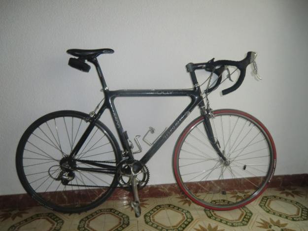 Se vende bicicleta de carbono trek 700 euros