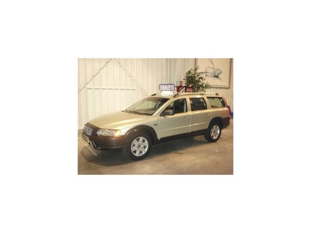 VOLVO XC70 D5 MOMEMTUM   EXTRAS