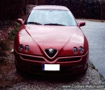 Se cambia Alfa Romeo GTV por aprilia 125 (limitada en papeles) y 3500 euros, (no negociable)