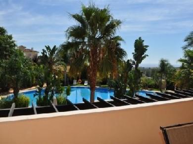 Apartamento con 3 dormitorios se vende en Marbella, Costa del Sol