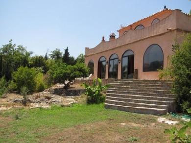 Chalet con 4 dormitorios se vende en Benalmadena Pueblo, Costa del Sol