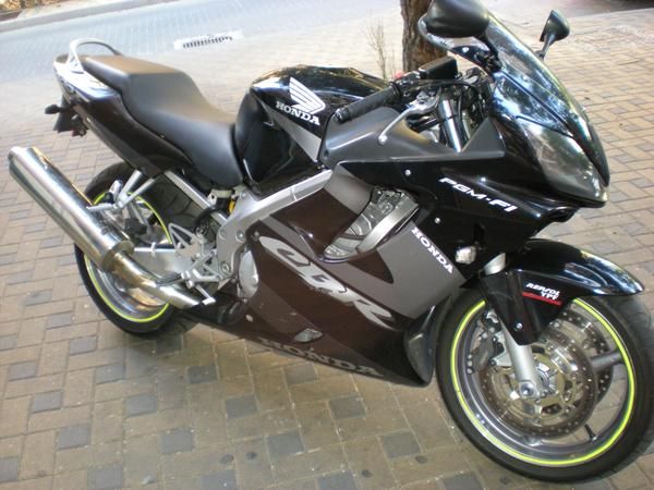 cambia mi cbr 600 f por coche