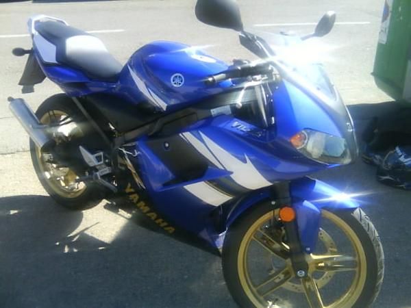 VENDO MOTO TZR MODELO NUEVO