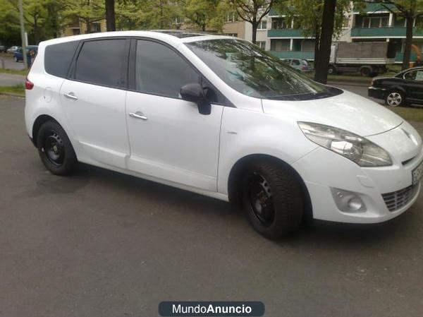 2011 Renault Scenic