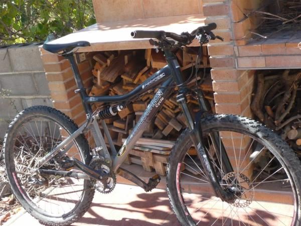 Vendo bicicleta mtb por 150-200 euros negociables.