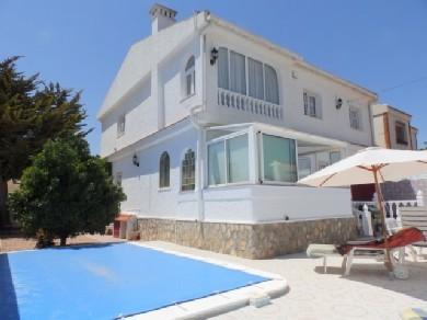 Chalet con 4 dormitorios se vende en Torrevieja, Costa Blanca