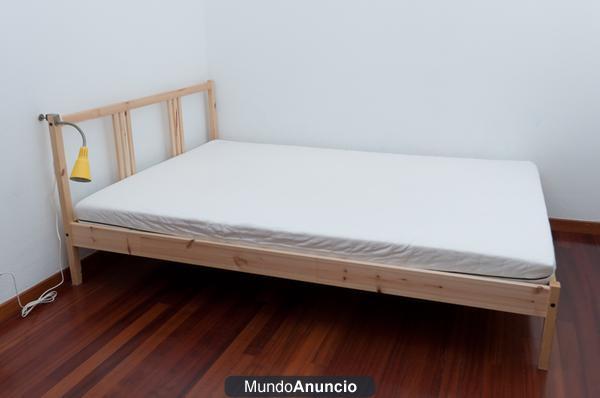 Cama doble y colochon como nuevos