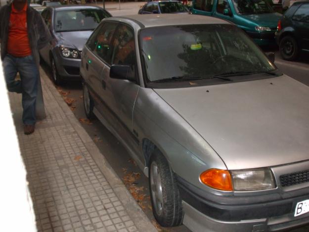 OPEL ASTRA ,GASOLINA.AÑO1997.MOR1600.SOLO POR 900€