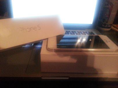 Apple iPhone 5 64GB Libre, nuevo a estrenar