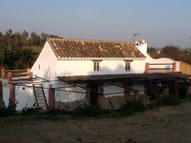 Chalet con 5 dormitorios se vende en Coin