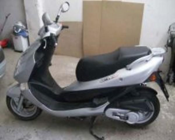 Kymco Bet & Win 125cc por 800e