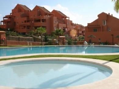 Apartamento con 2 dormitorios se vende en Marbella, Costa del Sol