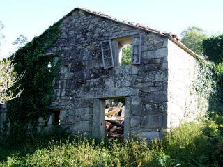 in Laxe,  Galicia   - 220000  EUR