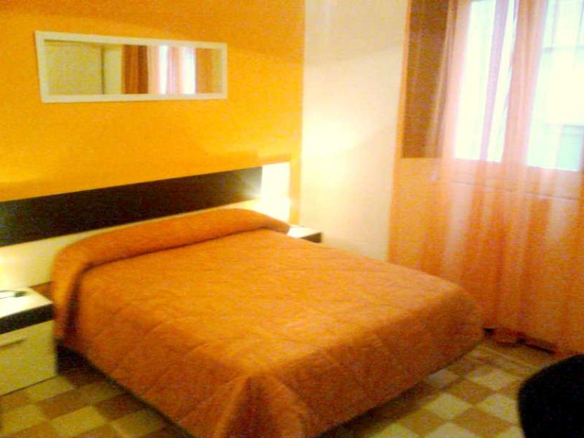 Room for rent *plaza nueva*