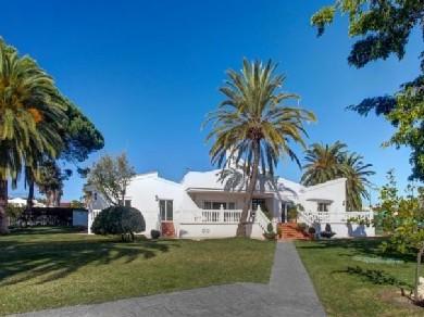 Chalet con 7 dormitorios se vende en Estepona, Costa del Sol