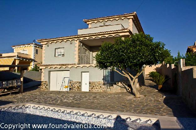 Chalet en venta en Pobla de Vallbona (la), Valencia (Costa Valencia)