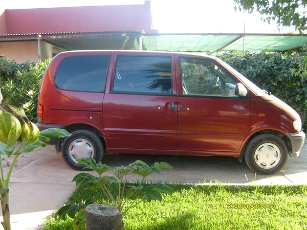 VENDO NISSAN SERENA 2,3 D.7 PLAZAS,AIRE,DIRECCION ASIS.