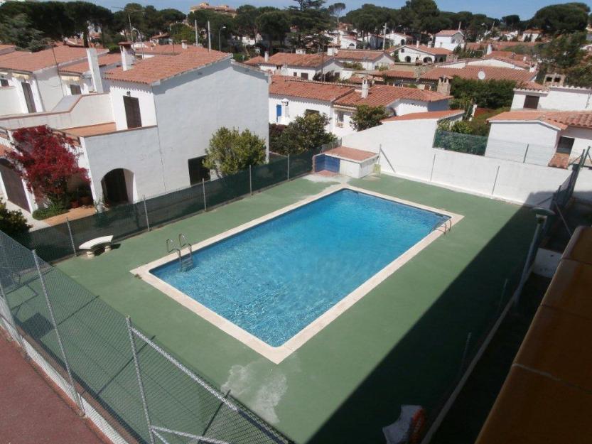 apartamento con piscina y tenis comunitarios en L'Escala