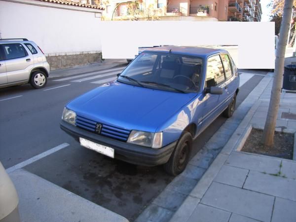 PEUGEOT 205- DIESEL-CON AIRE ACONDICIONADO