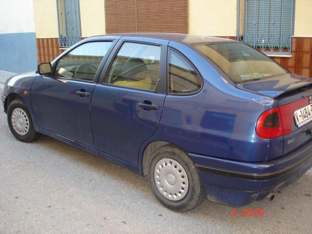 VENDO SEAT CORDOBA 1.4  5 PUERTAS