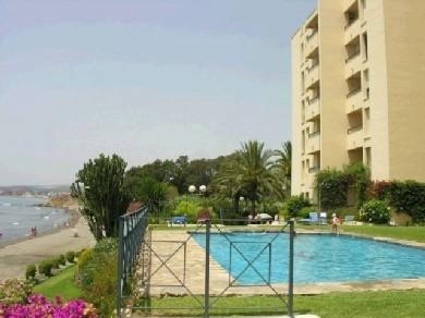 Apartamento con 2 dormitorios se vende en Estepona, Costa del Sol