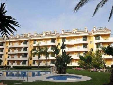 Apartamento con 3 dormitorios se vende en Marbella, Costa del Sol