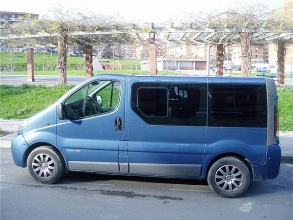 Opel Vivaro COMBI 9 2.5CDTI CORTO 2900 135cv  Furgoneta