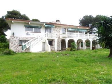 Chalet con 12 dormitorios se vende en Marbella, Costa del Sol