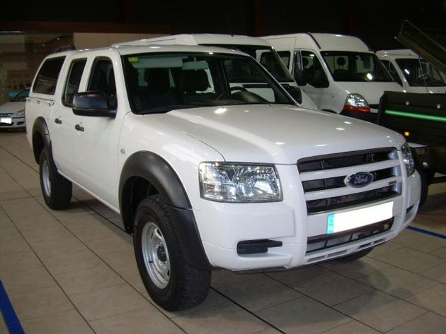 FORD RANGER DOBLE CABINA 2.5 TDCI CON CAPOTA