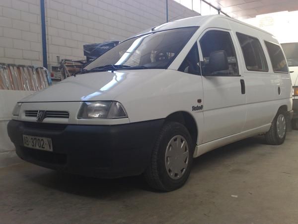 PEUGEOT EXPERT COMBI 9 PLAZAS DIESEL