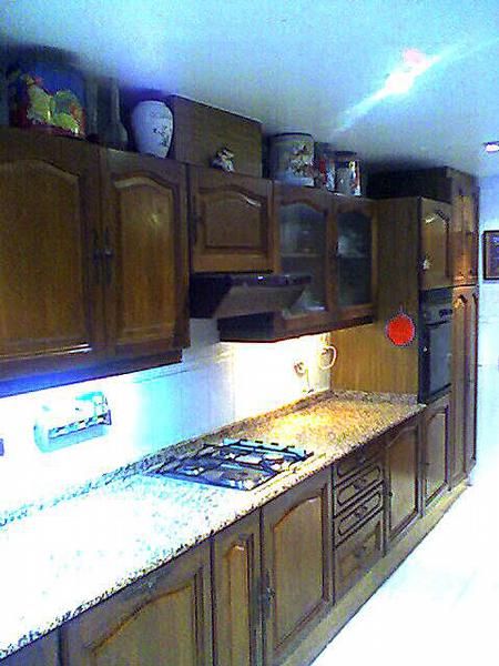 Vendo cocina de roble macizo natural.