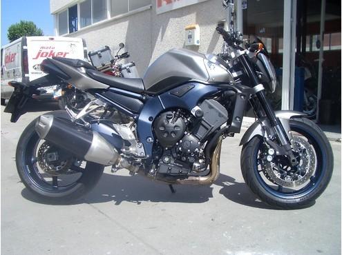 Yamaha FZ1 Gris