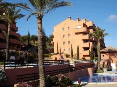 Apartamento con 2 dormitorios se vende en Marbella, Costa del Sol