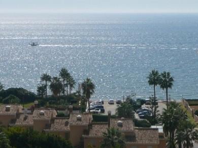 Apartamento con 2 dormitorios se vende en Marbella, Costa del Sol