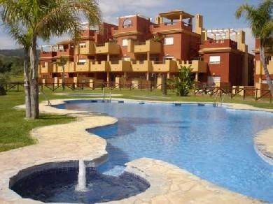 Apartamento con 2 dormitorios se vende en Marbella, Costa del Sol