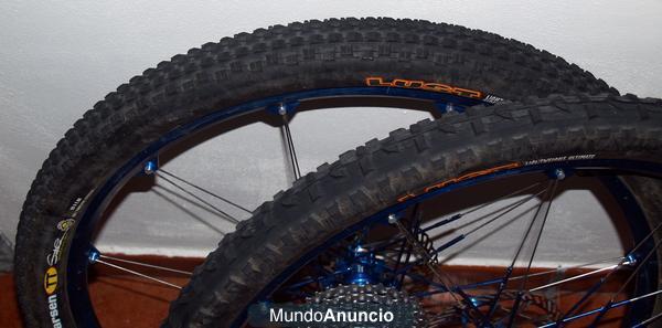 JUEGO CUBIERTAS TUBELESS MAXXIS