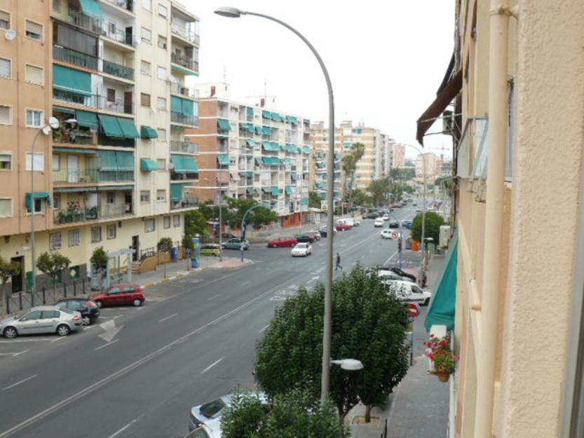 Piso muy luminoso de 105 mts. en alicante