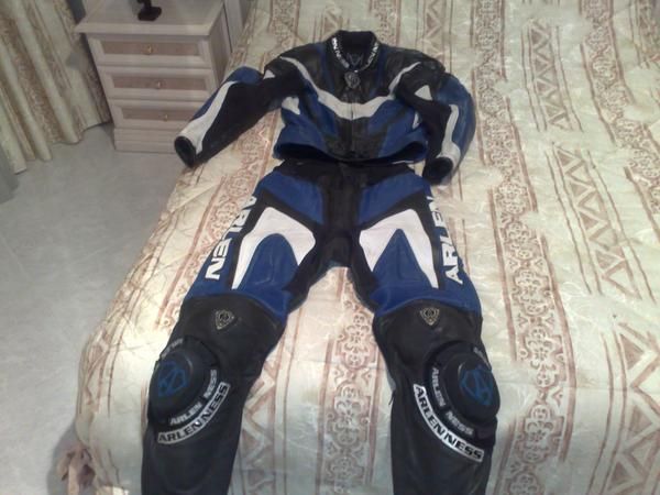 traje de cuero moto