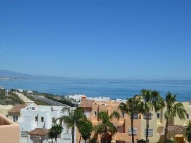 Apartamento con 3 dormitorios se vende en Casares Costa, Costa del Sol