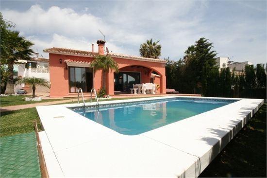 Villas a la venta en Elviria Costa del Sol