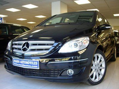 MERCEDES CLASE B B 180 CDI NEGRO INTERIOR BEIGE!  PAQUETE DEPORTIVO !! - Barcelona