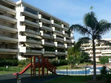 Apartamento con 3 dormitorios se vende en Marbella, Costa del Sol