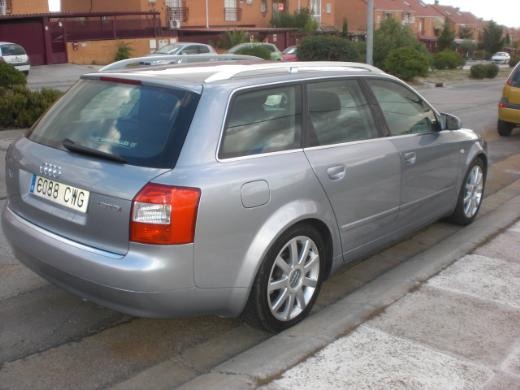 2004 AUDI A4 1.9 TDI Avant sport edition 5p. gris plata