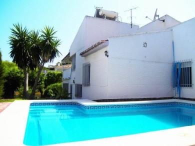 Chalet con 3 dormitorios se vende en Benalmadena Costa, Costa del Sol