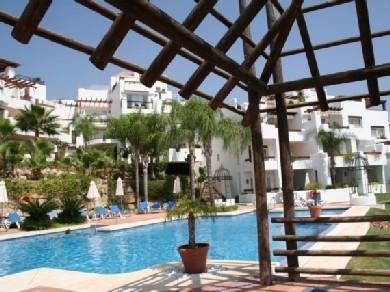 Apartamento con 3 dormitorios se vende en Marbella, Costa del Sol