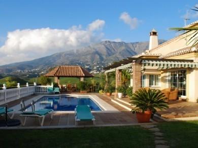 Chalet con 5 dormitorios se vende en Mijas Pueblo, Costa del Sol