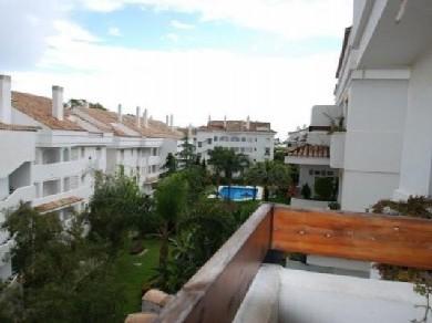 Apartamento con 4 dormitorios se vende en Marbella, Costa del Sol