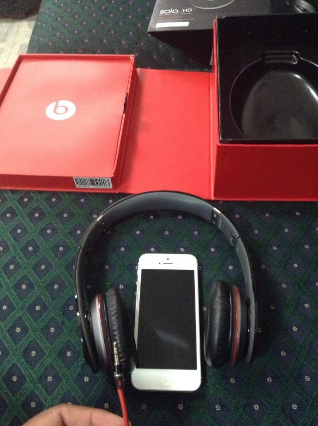 Iphone 5 Blanco  32gb Más Beats Solo Hd