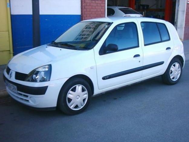 Venta de coche Renault Clio 1.5 Dci '04 en Lleida